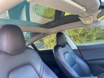 TESLA Model 3 Standard Range Plus Saloon 4dr Electric Auto RWD (241 bhp)