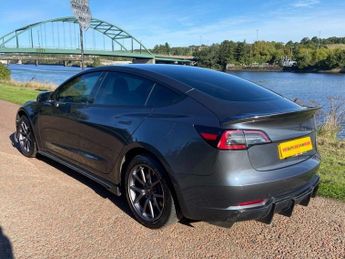 TESLA Model 3 Standard Range Plus Saloon 4dr Electric Auto RWD (241 bhp)