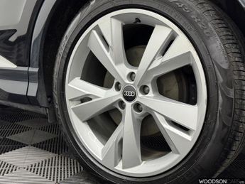AUDI Q4 E-TRON 40 S line SUV 5dr Electric Auto 82kWh (204 ps)