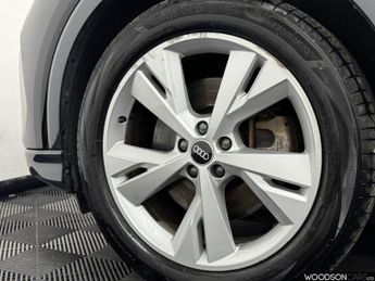 AUDI Q4 E-TRON 40 S line SUV 5dr Electric Auto 82kWh (204 ps)