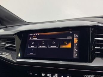 AUDI Q4 E-TRON 40 S line SUV 5dr Electric Auto 82kWh (204 ps)