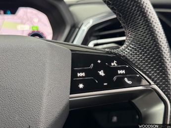 AUDI Q4 E-TRON 40 S line SUV 5dr Electric Auto 82kWh (204 ps)
