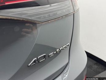 AUDI Q4 E-TRON 40 S line SUV 5dr Electric Auto 82kWh (204 ps)