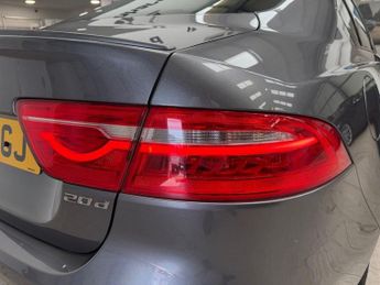 JAGUAR XE 2.0d R-Sport Saloon 4dr Diesel Auto Euro 6 (s/s) (180 ps)
