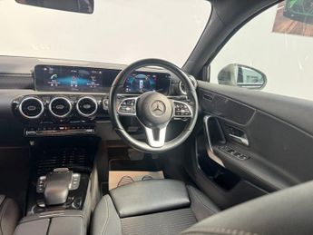 MERCEDES-BENZ A CLASS 2.0 A200d Sport (Executive) Hatchback 5dr Diesel 8G-DCT Euro 6 (