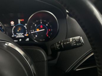JAGUAR F-PACE 2.0 D180 R-Sport SUV 5dr Diesel Auto AWD Euro 6 (s/s) (180 ps)