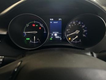 TOYOTA C-HR 1.8 VVT-h GPF Icon SUV 5dr Petrol Hybrid CVT Euro 6 (s/s) (122 p