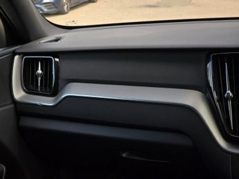 VOLVO XC60 2.0 D4 R-Design SUV 5dr Diesel Auto AWD Euro 6 (s/s) (190 ps)