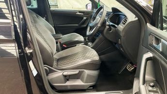 VOLKSWAGEN TIGUAN 1.5 TSI R-Line SUV 5dr Petrol DSG Euro 6 (s/s) (150 ps) FULL VW 