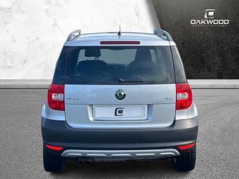 SKODA YETI 2.0 TDI SE SUV 5dr Diesel DSG 4WD (140 ps)