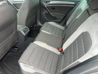 VOLKSWAGEN GOLF 2.0 TDI R-Line Edition Hatchback 5dr Diesel DSG Euro 6 (s/s) (15