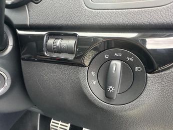 SKODA YETI 2.0 TDI Laurin & Klement Outdoor 5dr Diesel DSG 4WD Euro 5 (170 