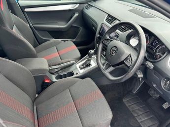 SKODA OCTAVIA 1.5 TSI ACT SportLine Estate 5dr Petrol DSG Euro 6 (s/s) (150 ps