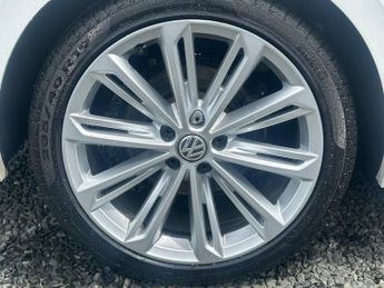 VOLKSWAGEN PASSAT 2.0 TSI R-Line Estate 5dr Petrol DSG Euro 6 (s/s) (220 ps)