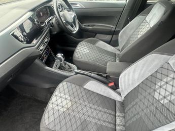 VOLKSWAGEN POLO 1.0 TSI R-Line Hatchback 5dr Petrol DSG Euro 6 (s/s) (110 ps)