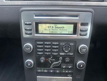 VOLVO XC70 2.4 D5 SE Estate 5dr Diesel Geartronic AWD (185 ps)