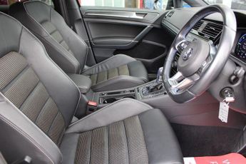 VOLKSWAGEN GOLF 1.4 TSI 8.7kWh GTE Advance Hatchback 5dr Petrol Plug-in Hybrid D