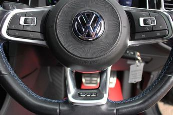 VOLKSWAGEN GOLF 1.4 TSI 8.7kWh GTE Advance Hatchback 5dr Petrol Plug-in Hybrid D