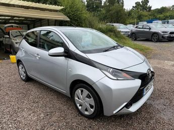 Toyota AYGO 1.0 VVT-i x-play Hatchback 5dr Petrol Manual Euro 5 Euro 5 (68 p