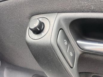 VOLKSWAGEN POLO 1.4 SE Hatchback 3dr Petrol DSG Euro 5 (85 ps)