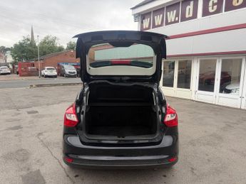 FORD FOCUS 1.6 Titanium Navigator Hatchback 5dr Petrol Powershift Euro 5 (1