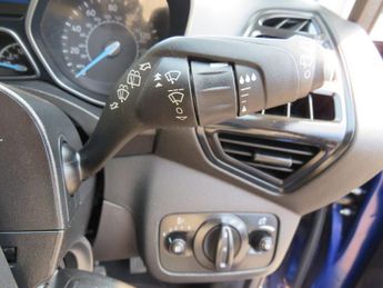 FORD GRAND C-MAX 1.5 TDCi Zetec MPV 5dr Diesel Powershift Euro 6 (s/s) (120 ps)
