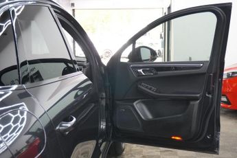 PORSCHE MACAN 3.0 TD V6 S SUV 5dr Diesel PDK 4WD Euro 6 (s/s) (258 ps)