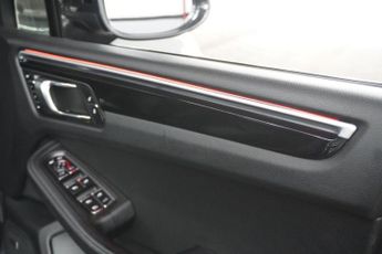 PORSCHE MACAN 3.0 TD V6 S SUV 5dr Diesel PDK 4WD Euro 6 (s/s) (258 ps)