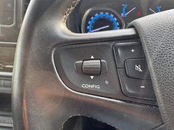 VAUXHALL Vivaro Life Electric 50kWh Ultimate MPV 5dr Electric Auto LWB (8 Seat, 11kW Charger) 