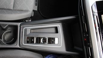 VOLKSWAGEN GOLF 1.5 eTSI MHEV Life Hatchback 5dr Petrol Hybrid DSG Euro 6 (s/s) 