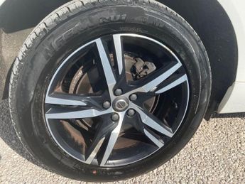 VOLVO XC60 2.0 D4 R-Design SUV 5dr Diesel Auto AWD 