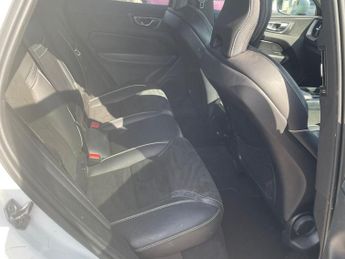 VOLVO XC60 2.0 D4 R-Design SUV 5dr Diesel Auto AWD 