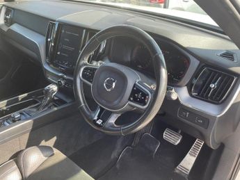 VOLVO XC60 2.0 D4 R-Design SUV 5dr Diesel Auto AWD 