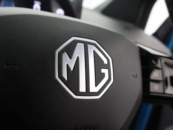 MG MG 4 64kWh SE Long Range Hatchback 5dr Electric Auto (203 ps)