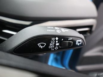 MG MG 4 64kWh SE Long Range Hatchback 5dr Electric Auto (203 ps)