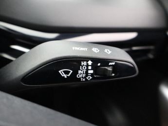 MG MG 4 51kWh SE Hatchback 5dr Electric Auto (170 ps)