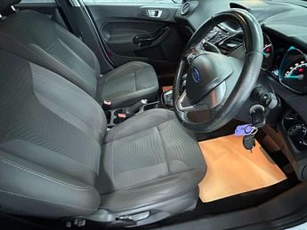 FORD FIESTA 1.0T EcoBoost Zetec Hatchback 5dr Petrol Powershift Euro 6 (100 