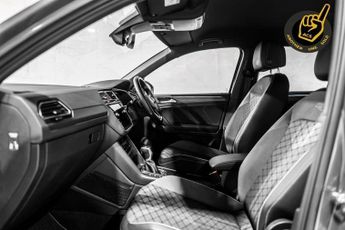VOLKSWAGEN TIGUAN 1.5 TSI R-Line SUV 5dr Petrol DSG Euro 6 (s/s) (150 ps)