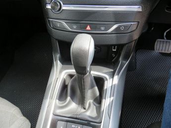 PEUGEOT 308 1.2 PureTech Allure Hatchback 5dr Petrol Auto Euro 6 (s/s) (130 