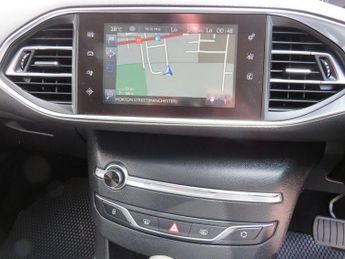 PEUGEOT 308 1.2 PureTech Allure Hatchback 5dr Petrol Auto Euro 6 (s/s) (130 