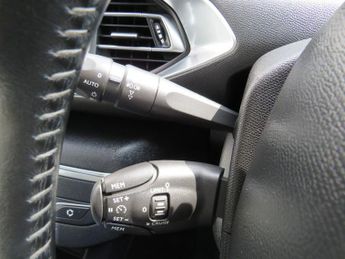 PEUGEOT 308 1.2 PureTech Allure Hatchback 5dr Petrol Auto Euro 6 (s/s) (130 