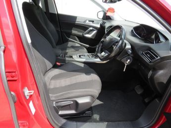 PEUGEOT 308 1.2 PureTech Allure Hatchback 5dr Petrol Auto Euro 6 (s/s) (130 