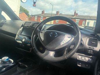 NISSAN LEAF 30kWh Tekna Hatchback 5dr Electric Auto (109 bhp)