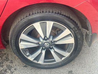 NISSAN LEAF 30kWh Tekna Hatchback 5dr Electric Auto (109 bhp)