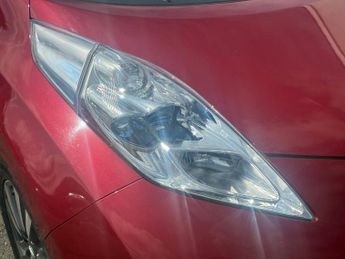 NISSAN LEAF 30kWh Tekna Hatchback 5dr Electric Auto (109 bhp)