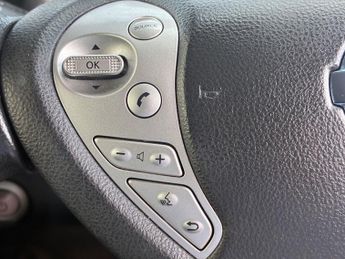 NISSAN LEAF 30kWh Tekna Hatchback 5dr Electric Auto (109 bhp)