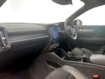 VOLVO XC40 1.5 T3 R-Design SUV 5dr Petrol Auto Euro 6 (s/s) (163 ps)