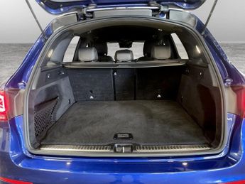 MERCEDES-BENZ GLC 2.0 GLC300d AMG Line (Premium) SUV 5dr Diesel G-Tronic+ 4MATIC E