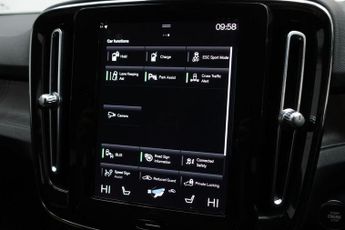 VOLVO XC40 1.5h T4 Recharge 10.7kWh Plus SUV 5dr Petrol Plug-in Hybrid Auto