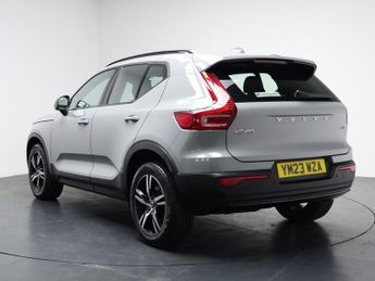 VOLVO XC40 2.0 B3 MHEV Plus Dark SUV 5dr Petrol Hybrid DCT Auto Euro 6 (s/s